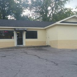 Dick Howell Barbeque Pit - Dick Howells BBQ shop