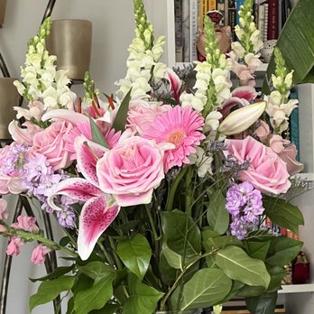 Friend's Flowers - A burst of beautiful flowers for my birthday last week. They arrived fresh and continue to open more blooms everyday. - Floral Designers Near Me - Los Angeles, California