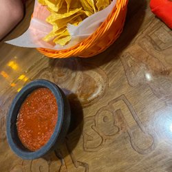 Las Trojas Cantina - Chips and salsa