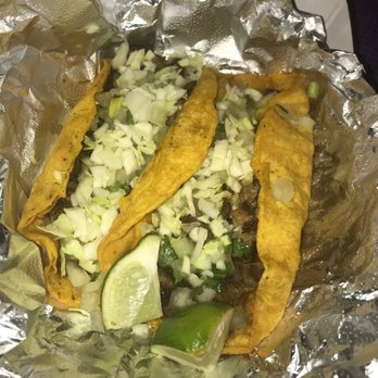 Tres Amigos - Carne asada tacos - Food Trucks Near Me - Flagstaff, Arizona