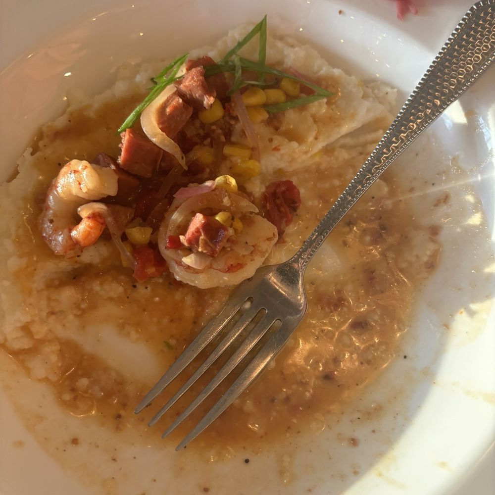 Shrimp & grits Shrimp & grits