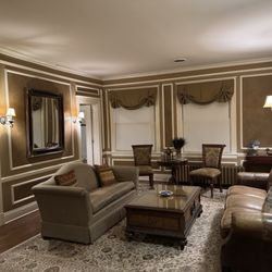 The Historic Longview Mansion - Gentlemen's parlor