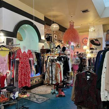 SB Urban Flea Market - Antiques Near Me - Santa Barbara, California