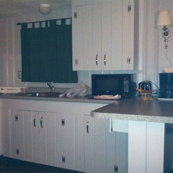Grady's West Shore Motel - The kitchen - Hotels Near Me - Bridgton, Maine Grady's West Shore Motel - The kitchen - Hotels Near Me - Bridgton, Maine