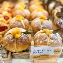 Paris Baguette - Mango & Cream Brioche