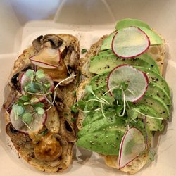 RĀW Superfood Café - Adaptogenic mushroom toast and rawvocado toast