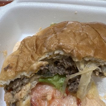 Incredible Burger - The combination of soggy bun, loose patty, and underripe tomato resulted in a soggy mess. - Burgers Near Me - Atlanta, Georgia Incredible Burger - The combination of soggy bun, loose patty, and underripe tomato resulted in a soggy mess. - Burgers Near Me - Atlanta, Georgia
