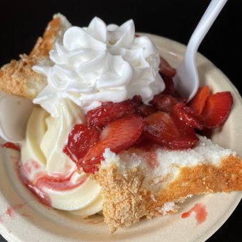 Strawberry Shack - Strawberry lavender sundae - Desserts Near Me - Carlsbad, California