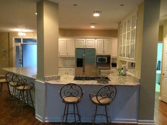 Interior Services - Interior Painting
Drywall
Doors and Baseboards
Cabinet Services
Staining and Refinishing
Popcorn Ceiling Removal
Wallpaper Removal