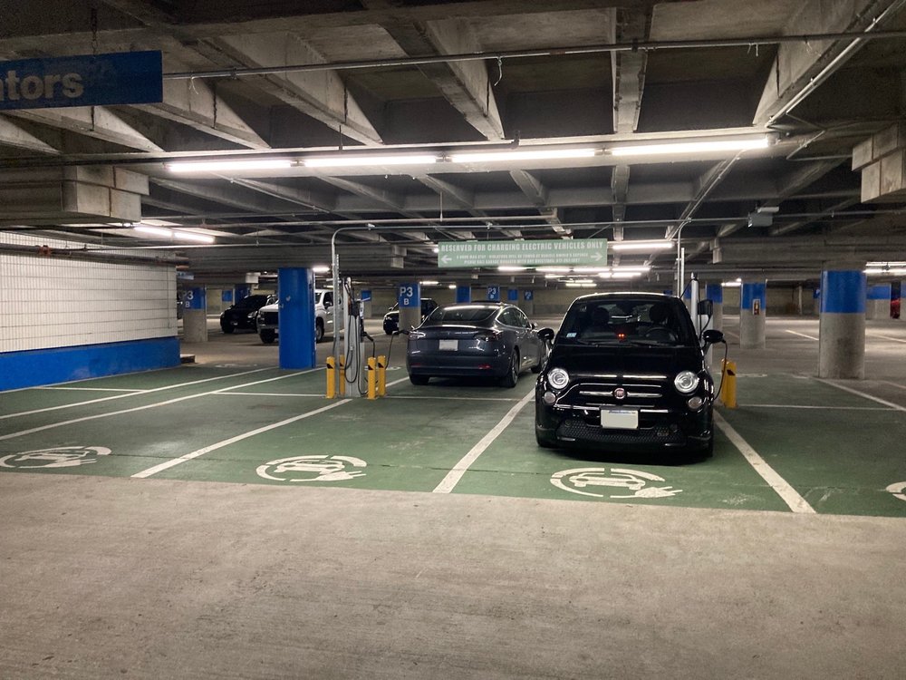 LAFAYETTE PLACE GARAGE Updated August 2024 1 Avenue De Lafayette