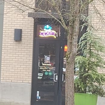 Ava Roasteria - Door front of AvA Roasleria. - Coffee & Tea Near Me - Lake Oswego, Oregon