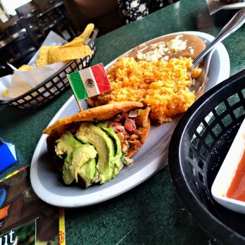 La Rosita - Marvelous Carnitas Gordita Yummy with Rice n Beans only $6.99 lunch - Mexican Near Me - Detroit, Michigan La Rosita - Marvelous Carnitas Gordita Yummy with Rice n Beans only $6.99 lunch - Mexican Near Me - Detroit, Michigan