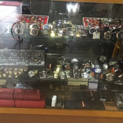 D' Pablo Fashion - Watches, RIngs, Bracelets, Wallets and Sunglasses. We have everything to need to put together your outfit.