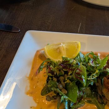 The Southern Table - Side salad with special which was crab cakes appetizer. Good and side salad was great and unique. - Southern Near Me - Athens, Alabama