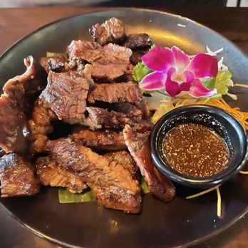 Spicy Shallot - BBQ Beef - Thai Near Me - Elmhurst, New York