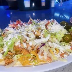 La Costilla Grill - Lunch chicken nachos - perfect portion for a foodie