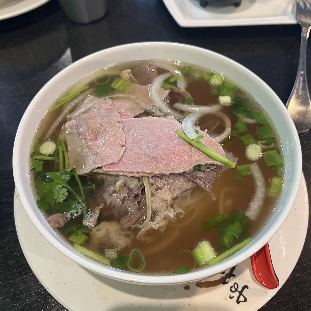 B2. Pho Special Combo (Phở Đặc Biệt) B2. Pho Special Combo (Phở Đặc Biệt)