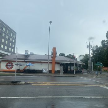 A&W Restaurant - Outside - Fast Food Near Me - Niagara Falls, New York