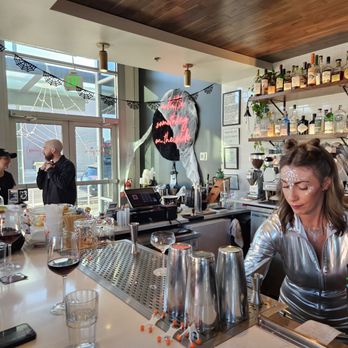 Side Pony Coffee & Cocktails