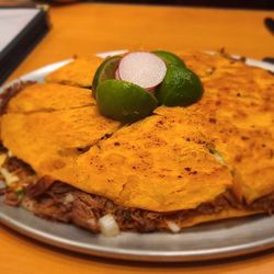 La Sirena - Quesabirria Pizza