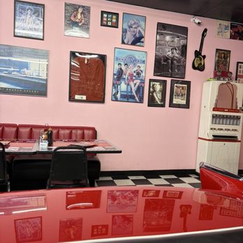 Omelet House 50's Diner - Behind me on the car booth - Breakfast & Brunch Near Me - Las Vegas, Nevada Omelet House 50's Diner - Behind me on the car booth - Breakfast & Brunch Near Me - Las Vegas, Nevada