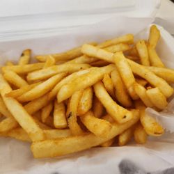 Manhattan Pizza - Extra basket of fries. Fries are very good.