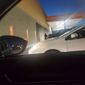 Walmart Supercenter - The line for pick up items is out of control. The line wraps around the back of the parking lot. - Department Stores Near Me - Victorville, California