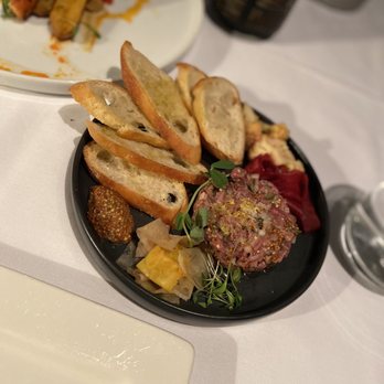 Restaurant 18 - Steak tartare - Seafood Near Me - Ottawa, Ontario