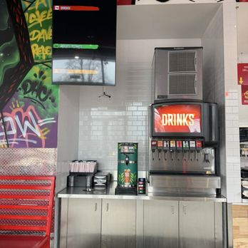 Dave's Hot Chicken - Chicken Shop Near Me - Beavercreek, Ohio