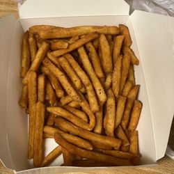 Paulie's South Street Steaks - Fries