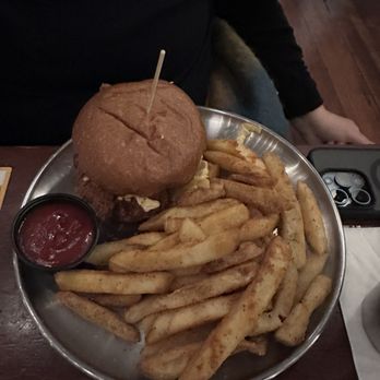 Steeplejack Brewing - NE Broadway - Fried Chicken Sandwich - Brewpubs Near Me - Portland, Oregon Steeplejack Brewing - NE Broadway - Fried Chicken Sandwich - Brewpubs Near Me - Portland, Oregon