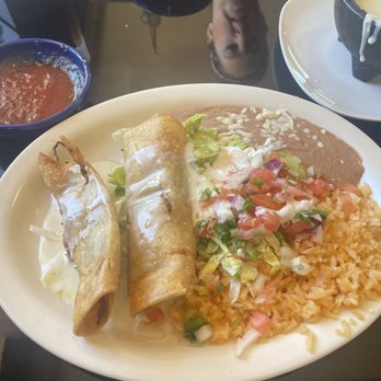 El Mirador Mexican Restaurant - Flautas lunch portion! - Salad Near Me - Noble, Oklahoma