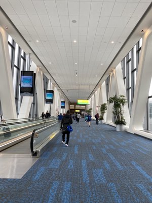 LaGuardia Airport/Terminal B by null