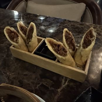 Mott 32 - Shredded Peking Duck Spring Roll, Sliced Vegetable - Chinese Near Me - Toronto, Ontario