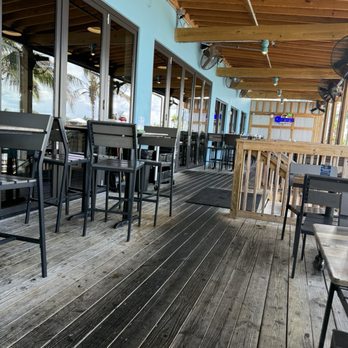 Finn’s Dockside Bar & Grill - Outdoor patio - Sports Bars Near Me - Apollo Beach, Florida Finn’s Dockside Bar & Grill - Outdoor patio - Sports Bars Near Me - Apollo Beach, Florida