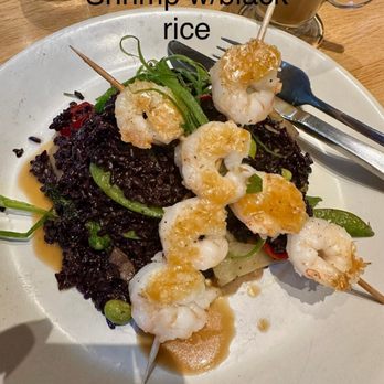 True Food Kitchen - Wild-caught shrimp with regenerative black rice, edamame, scallions, snow peas, mushrooms, sliced peppers and a ginger soy vinaigrette - New American Near Me - Jacksonville, Florida