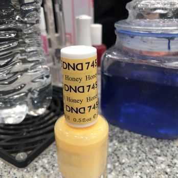 Salon Hydrate - DND color 745 Honey - Hair Salons Near Me - Chicago, Illinois