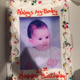 Beautiful ice cream cake delivered at exactly the time we discussed. Way to go Carvel on John street!