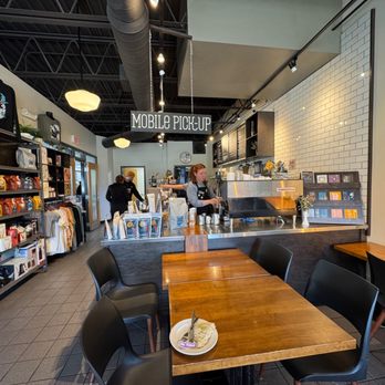 Stone Creek Coffee - seating - Coffee & Tea Near Me - Milwaukee, Wisconsin Stone Creek Coffee - seating - Coffee & Tea Near Me - Milwaukee, Wisconsin