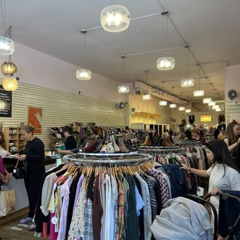 Beacon's Closet - Fall shopping in full swing - Used, Vintage & Consignment Near Me - Brooklyn, New York Beacon's Closet - Fall shopping in full swing - Used, Vintage & Consignment Near Me - Brooklyn, New York