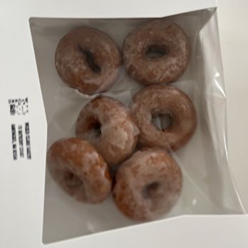 Wicked Island Bakery - Absolutely delicious donuts! Still warm!! - Bakeries Near Me - Nantucket, Massachusetts
