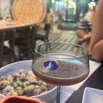 Mana + Pua - Gimlet - Wine Bars Near Me - Honolulu, Hawaii Mana + Pua - Gimlet - Wine Bars Near Me - Honolulu, Hawaii
