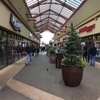 Woodburn Premium Outlets - Shopping Centers Near Me - Woodburn, Oregon Woodburn Premium Outlets - Shopping Centers Near Me - Woodburn, Oregon