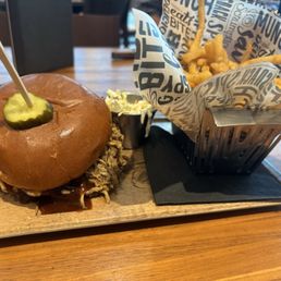Barbecue pork sandwich with fries Barbecue pork sandwich with fries