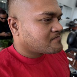 Mikey's Barber Shop & Hairstyling Shop