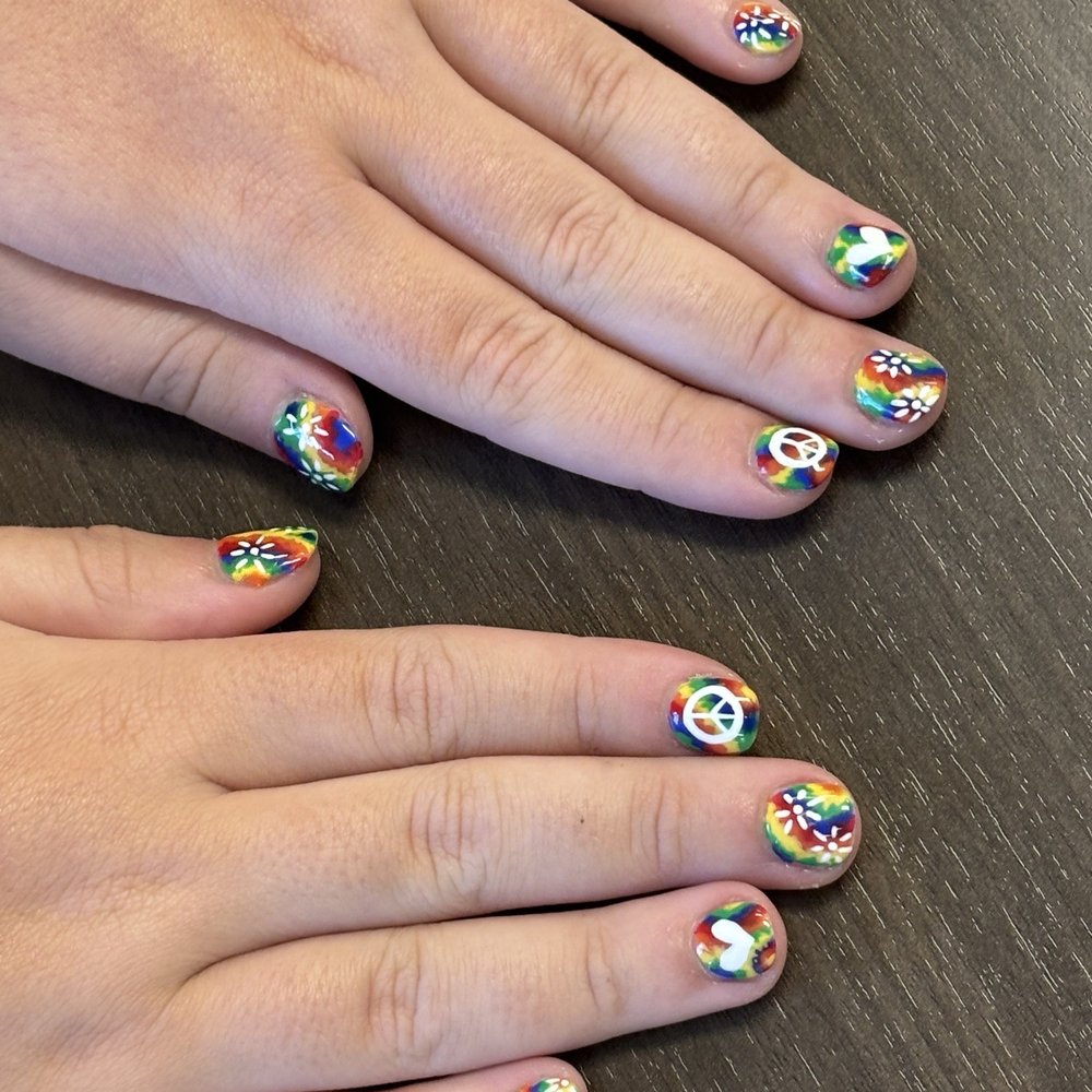 Deview Nail Spa - Nail Salons Near Me - Covington, Louisiana