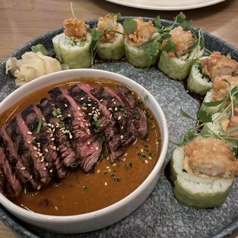 Earls Kitchen + Bar - Steak and Sushi - Cocktail Bars Near Me - Plano, Texas
