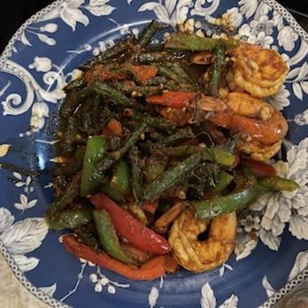 Forever Thai - Pad Prik Khing Goong - sautéed shrimp with bell peppers, string beans, lime leaves and Prik Khing Chili paste. - Thai Near Me - Brooklyn, New York