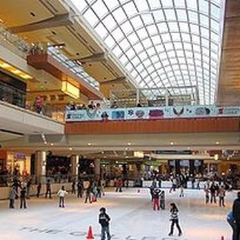 Houston, TX - Galleria mall skating rink. - Limos Near Me Houston, TX - Galleria mall skating rink. - Limos Near Me