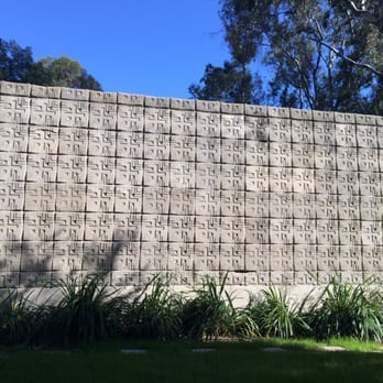 Millard House - Okay, so maybe just a little trespassing. - Landmarks & Historical Buildings Near Me - Pasadena, California